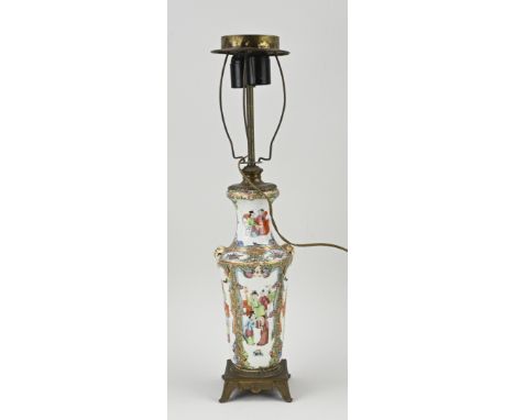 19th century Chinese porcelain Cantonese lamp base, Family Rose/figures/floral and gold decor. Fitted with a brass frame. Dim