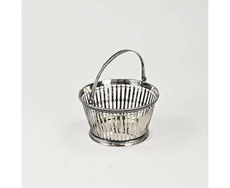 Empire silver tangle basket, 800/000, round sawn model with bars and equipped with a shield, 2 bars loose. Equipped with a br