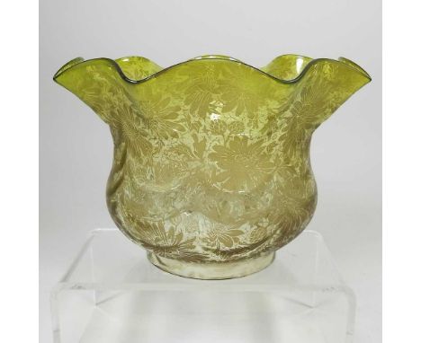 A green glass oil lamp shade, with floral design, 15cm highDirty, with overall wear to the surfaces.
