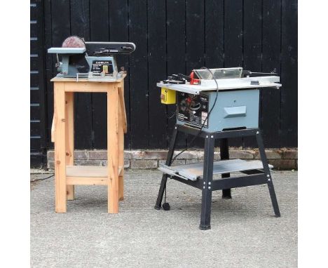 A Delta table saw, 75cm, together with a Delta disc sander (2)These were removed from a home workshop were they were being us