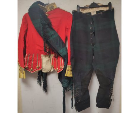 Early 20th century officer's tunic belonging to Macalister-Hall with Argyll & Sutherland Highlanders collar plaques and inter