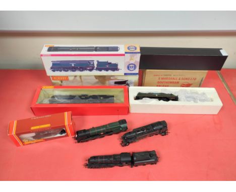 Collection of 00 gauge model trains to include Hornby &amp; Bachmann. Comprising of a Hornby BR S15 Class 30830 R3329, BR 4-6