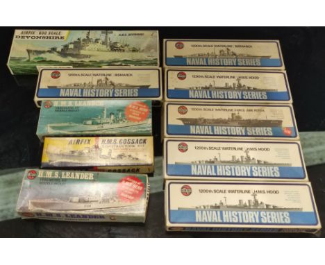 Group of Airfix battleship models comprising of six Naval History Series ships including HMS Hood, HMS Ark Royal, Bismarck, e