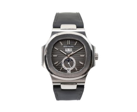 Patek Philippe NautilusFull-Set, Jahr 2010, Automatik, Mondphase, Jahreskalender, Monats-, Wochentags- und Datumsanzeige, 24-