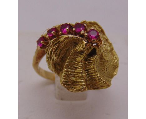 9ct gold and pink sapphire ring, approx total weight 6.6g