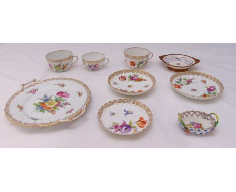 A quantity of continental porcelain to include cups, saucers and a bonbon dish (9)