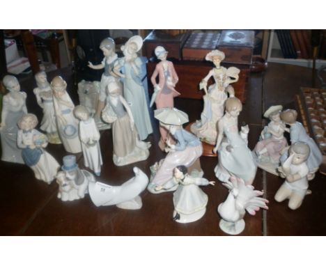 Large collection of various Lladro, Nao and similar figurines (19)