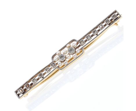   Stabnadel der Art Déco  750/- Gelbgold, gestemp., platiniert. Punze: K&amp;W, 750. Gewicht: 3,8 g. 2 Diamanten im Altschlif