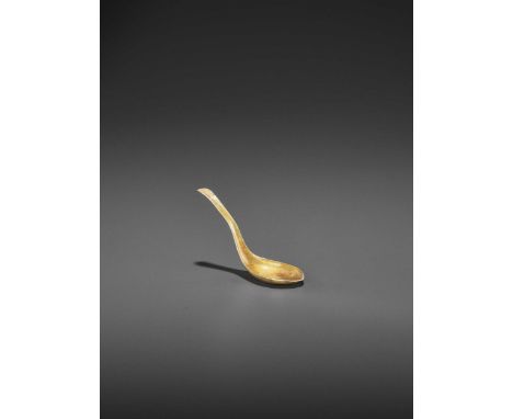 Vietnam, 18th-19th century. The small gold spoon with an elegantly curved handle and an oval bowl, a fine example of gold cra