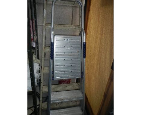 2 step ladders.