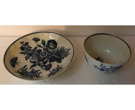 Late 18thC first period Worcester tea bowl and saucer, 3 flowers pattern in good condition.
