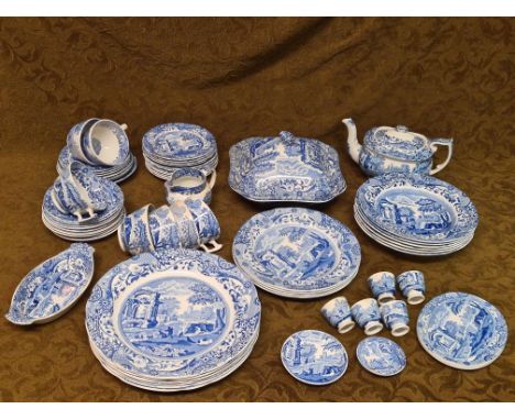 Quantity of Spode Italia tablewares in include cups and saucers, dessert bowls, teapot, tureen, dinner flatwares, egg cups, e