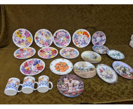 Royal Albert floral cabinet plates together with various Royal Doulton and other cabinet plates, most with original boxes and