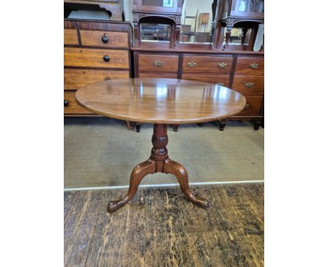 Georgian mahogany tilt top breakfast table with wrythen turned column, tripod base, quality table in excellent condition.  89