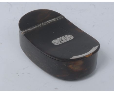 A George III tortoiseshell curved rounded rectangular snuff box, hinged cover inlaid with a silver coloured metal cartouche a