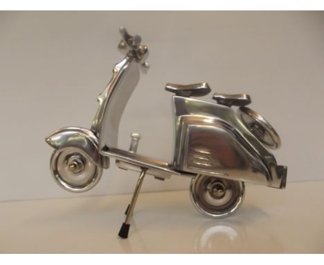 Model Vespa scooter, length 26cm