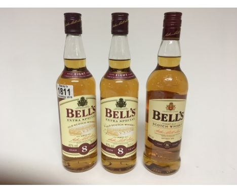 Three bottles of Bells Extra Special aged 8 years old Scotch Whisky. 70cl (3)