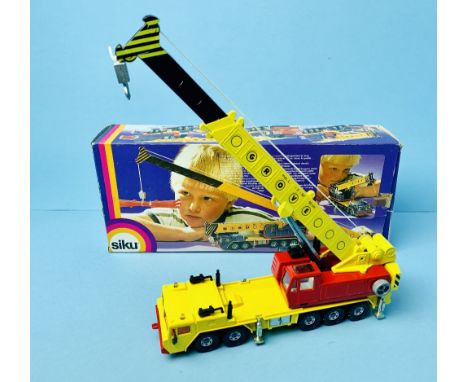 Siku Die-Cast 1/55 Scale 4110 Hydraulic Crane Truck Grove Yellow &amp; Red Livery Boxed