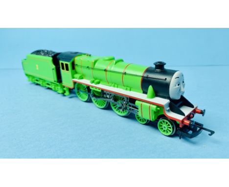 Hornby OO Gauge Thomas The Tank &amp; Friends Green No.3 HENRY Engine Unboxed