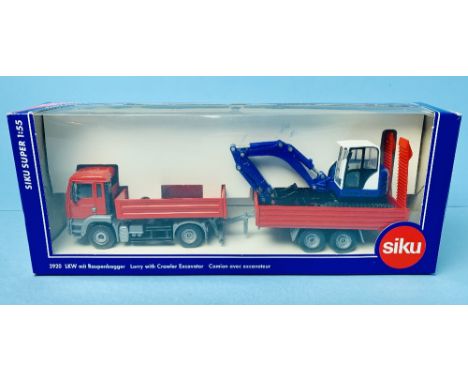 Siku Die-Cast 1/55 Scale No.3920 Lorry with Crawler Excavator Red / Grey with Blue Excavator Boxed
