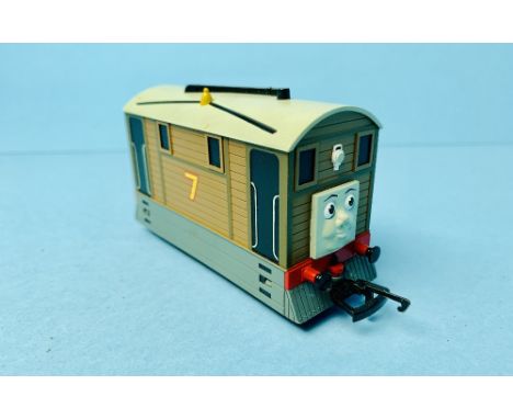 Hornby OO Gauge Thomas The Tank &amp; Friends No.7 TOBY THE TRAM Engine Unboxed
