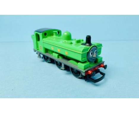 Hornby OO Gauge Thomas The Tank &amp; Friends Green No.8 DUCK Engine Unboxed
