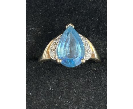 9ct Gold ring set with blue topaz & diamonds Size K 3.5g 