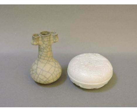 A Chinese ceramic ink box and cover, moulded with butterflies, and a crackle ware vase, 10cm high