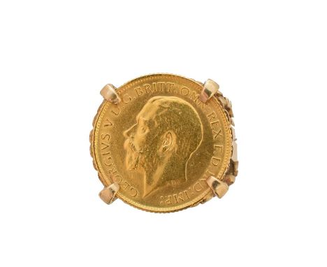 A George V half sovereign, dated 1914, within a 9ct gold foliate ring mount, hallmarks for London, ring size L, gross weight 