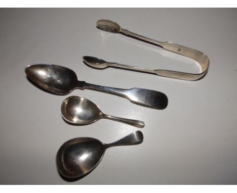 An Irish fiddle pattern silver dessert spoon - Dublin 1807, a pair of Exeter silver sugar tongs - TS, 1866, 5.75", a Victoria