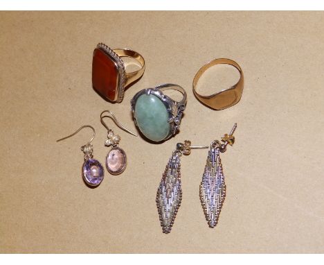 A pair of amethyst &amp; pearl yellow metal drop earrings, a 9ct gold signet ring, a carnelian set yellow metal ring, a jade 