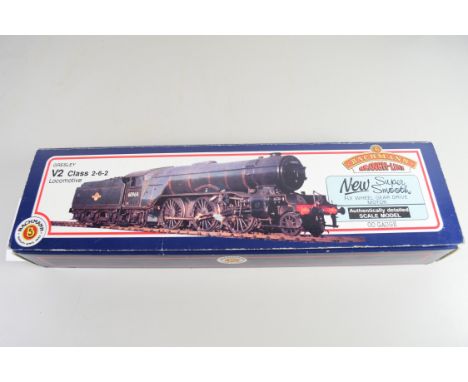 Boxed Bachmann 00 gauge 31-555 V2 LNER Darlington green No 4081 locomotive