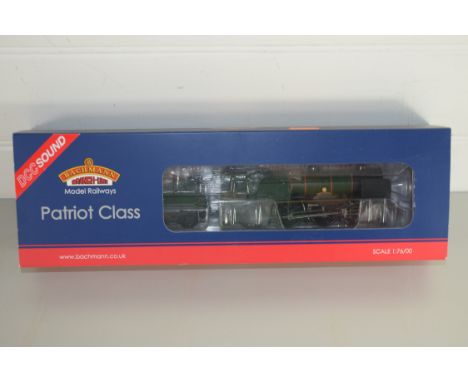 Boxed Bachmann 00 gauge 31-213DS Patriot "Royal Signals" BR Green late crest No 45504 locomotive