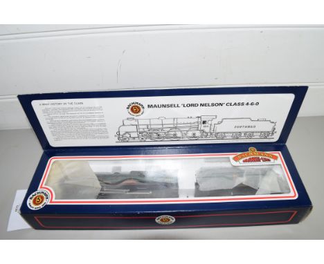 Boxed Bachmann 00 gauge 31-405 Lord Nelson "Sir Walter Raleigh", BR green No 30852 locomotive