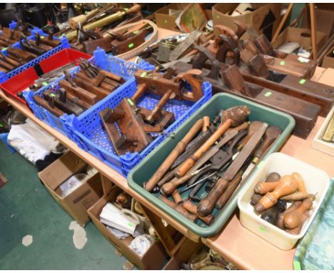 Five boxes of vintage joiners tools including: Alex Mathieson & Sons and other moulding plane blades; W. Dibby of york, Hield