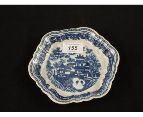 A Caughley hexagonal Chinoiserie dish, impressed Salopian mark, dia 6"
