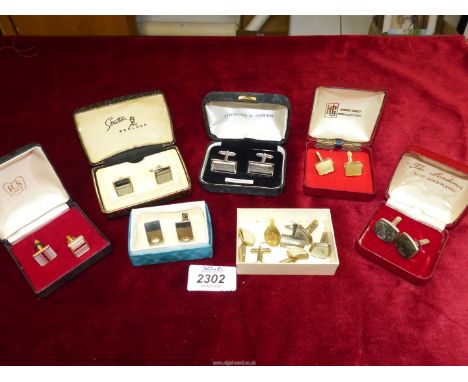 Ten sets of cufflinks to include: Stratton and 22ct gold plated.