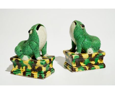 A pair of Chinese verte on biscuit models of frogs, Kangxi  Dim.: 11,5 x 8,5 x 5,5 cm (each)  Condition reports and high reso