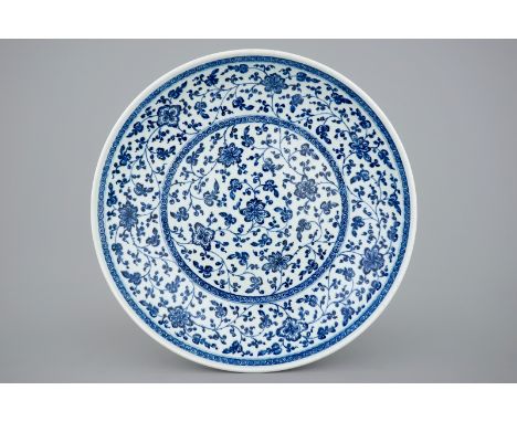 A Chinese Ming-style flower scroll dish, Yongzheng/Qianlong, ex-coll. August The Strong  Dia.: 37,5 cm - H.: 8,5 cm  Conditio