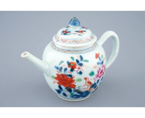 A Chinese famille rose teapot and cover, Qianlong  H.: 11,5 cm  Condition reports and high resolution pictures are available 