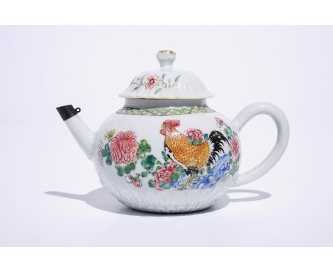 A Chinese famille rose rooster teapot, Yongzheng  L.: 15 cm - H.: 10 cm  Condition reports and high resolution pictures are a