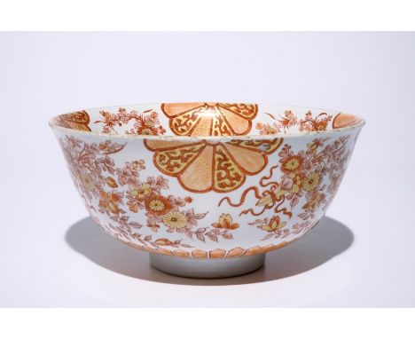 A Chinese iron red and gilt bowl with Japanese style design, Kangxi  Dia.: 25 cm - H.: 12 cm  Condition reports and high reso