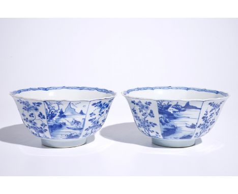 A pair of blue and white Chinese fluted octagonal bowls, Kangxi  Dia.: 21 cm - H.: 10 cm  Condition reports and high resoluti