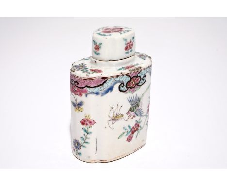 A Chinese hexagonal famille rose tea caddy, Qianlong  H.: 11 cm  Condition reports and high resolution pictures are available