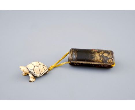 A Japanese four-case lacquer inro with ivory turtle netsuke, Meiji, 19th C.  H.: 7,5 cm (the inro) H.: 2 cm (the netsuke)  Co