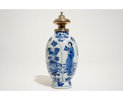 A Chinese blue and white silver mounted teacaddy, Kangxi  H.: 19 cm  Condition reports and high resolution pictures are avail