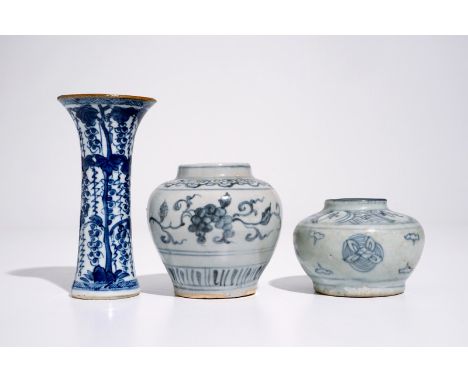 Two blue and white Chinese jarlets, Ming, and a Kangxi beaker vase  H.: 14 cm - 10 cm - 7 cm  Condition reports and high reso
