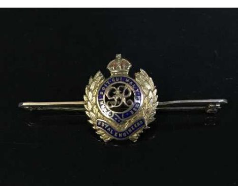 A 9ct gold and enamel Royal Engineer's bar brooch with emblem, in fitted tooled leather box, 4.7g