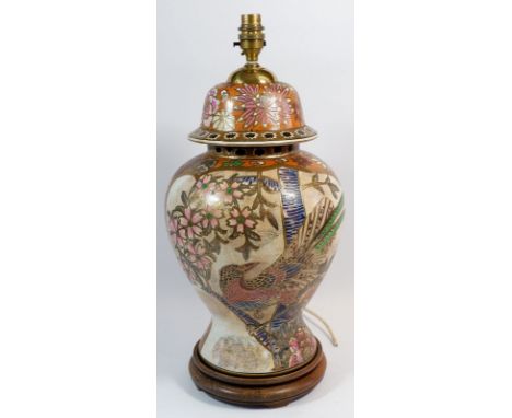An oriental large ceramic table lamp, 48cm tall 