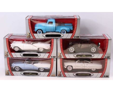 A Road Signature Collection 1/18 scale boxed five modern issue diecast models to include 1950 GMC Pickup, 1957 Oldsmobile, Su